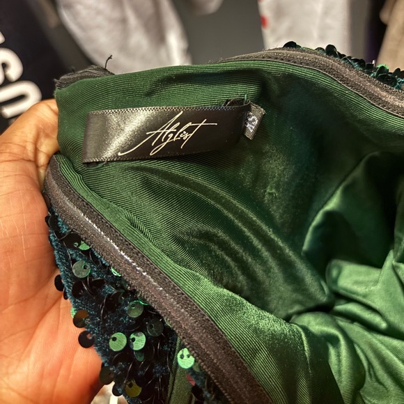 Alglist Zeina Emerald Green Gown - Picture 6 of 6